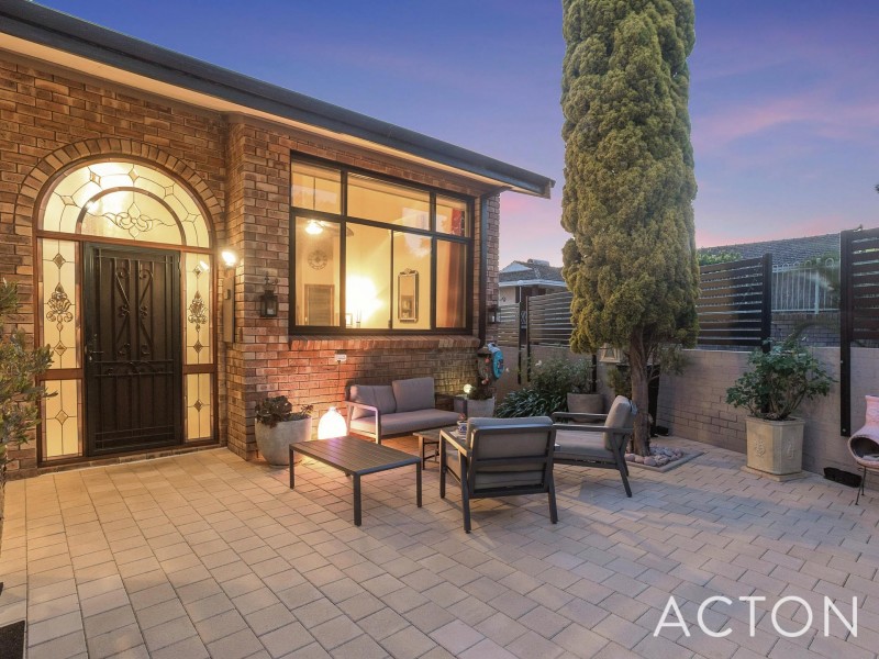 13 Trinnick Place, Booragoon WA 6154