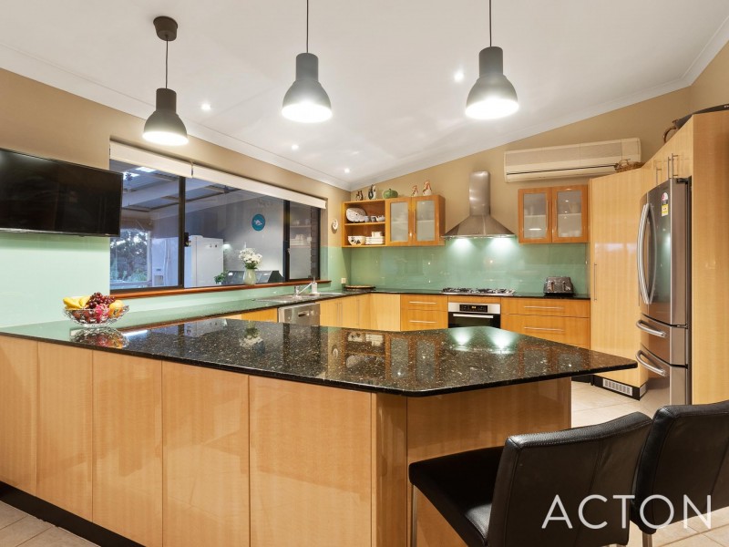 13 Trinnick Place, Booragoon WA 6154
