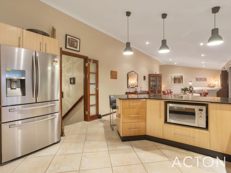 13 Trinnick Place, Booragoon WA 6154