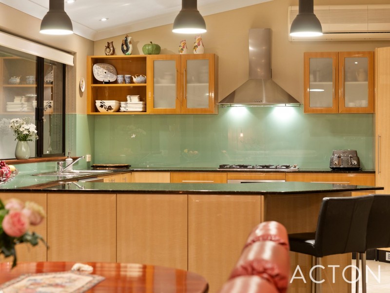 13 Trinnick Place, Booragoon WA 6154