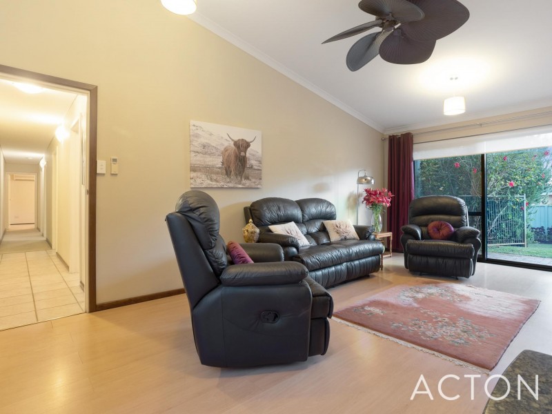 13 Trinnick Place, Booragoon WA 6154