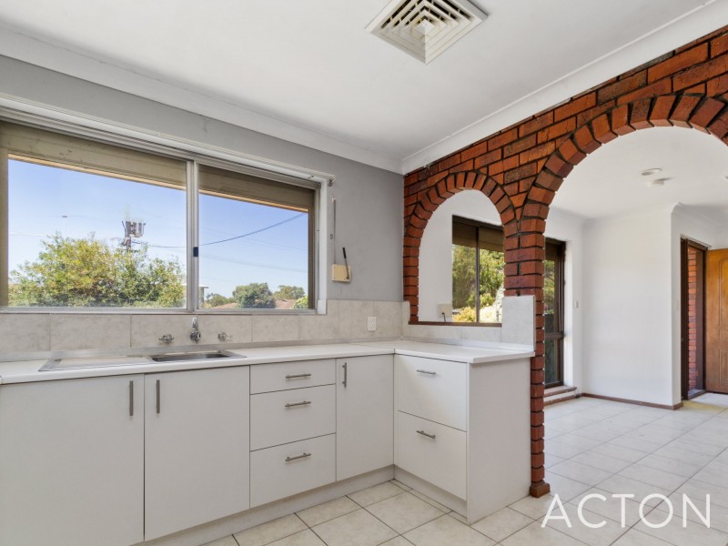 5B Ellerby Street, Glendalough WA 6016