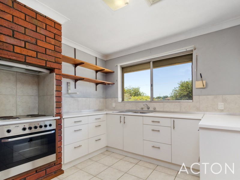 5B Ellerby Street, Glendalough WA 6016