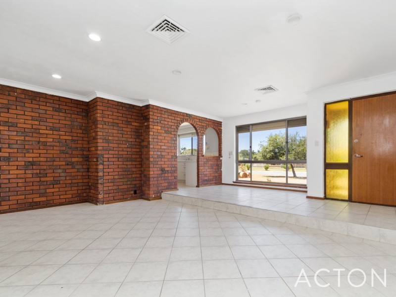 5B Ellerby Street, Glendalough WA 6016