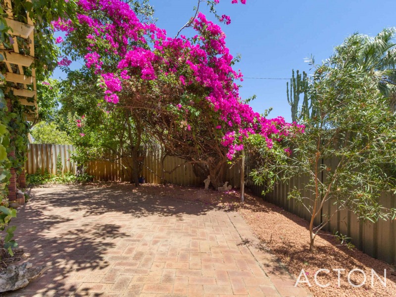 5B Ellerby Street, Glendalough WA 6016