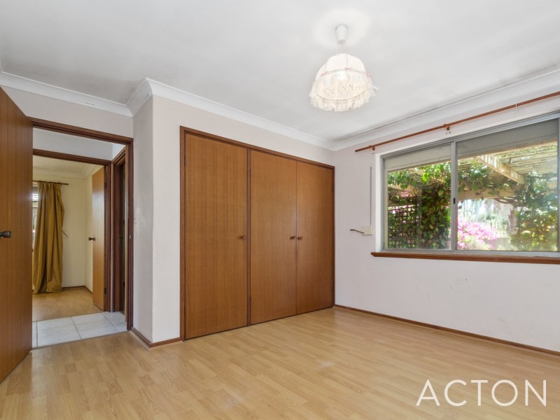 5B Ellerby Street, Glendalough WA 6016