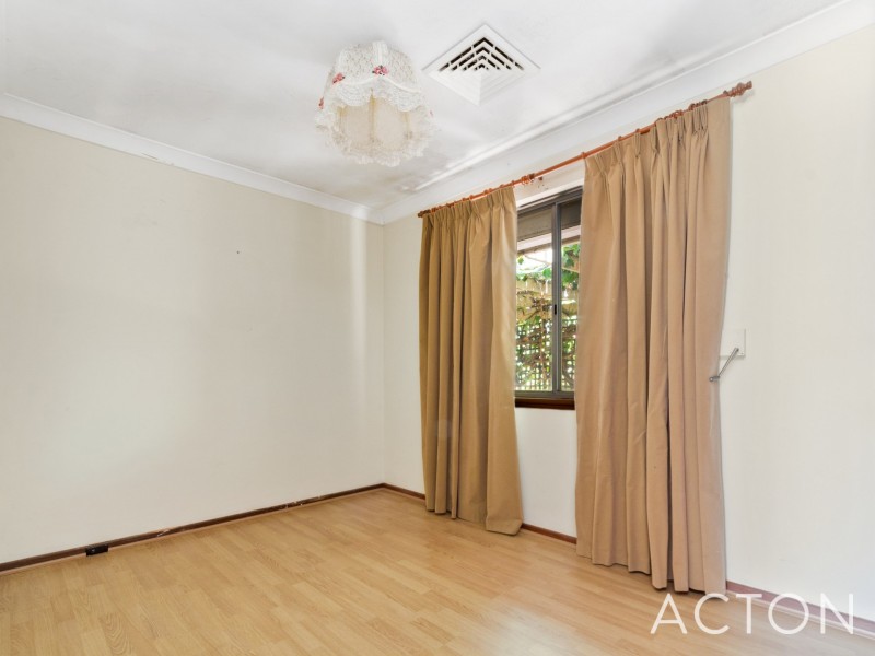 5B Ellerby Street, Glendalough WA 6016