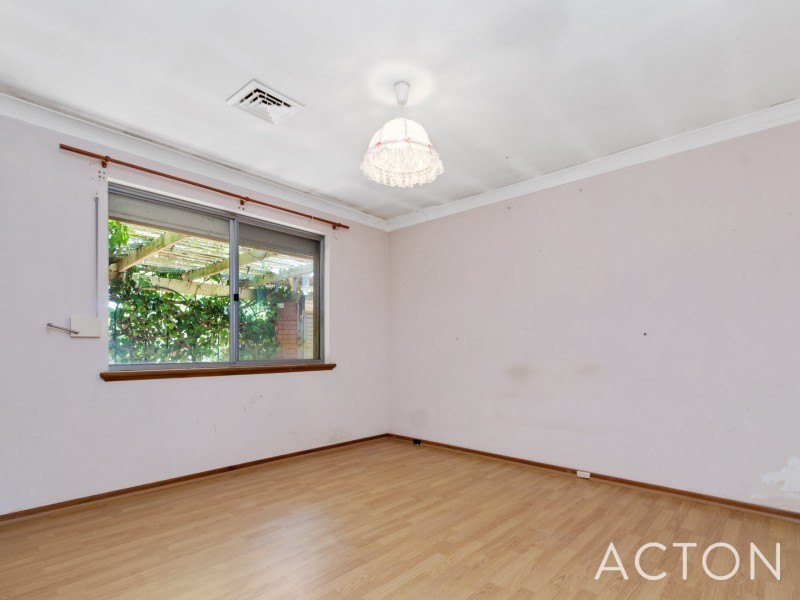 5B Ellerby Street, Glendalough WA 6016