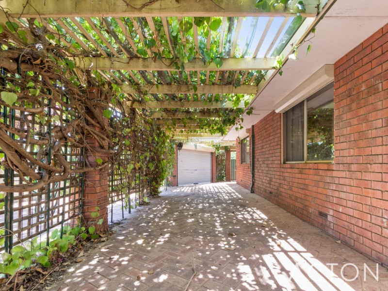 5B Ellerby Street, Glendalough WA 6016