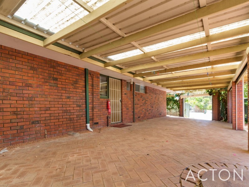 5B Ellerby Street, Glendalough WA 6016