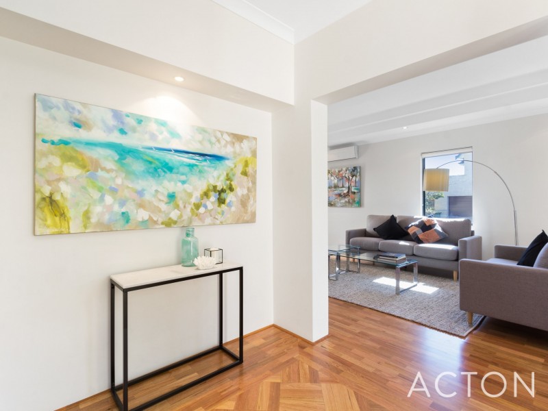 8 Greenberry Close, Mount Claremont WA 6010