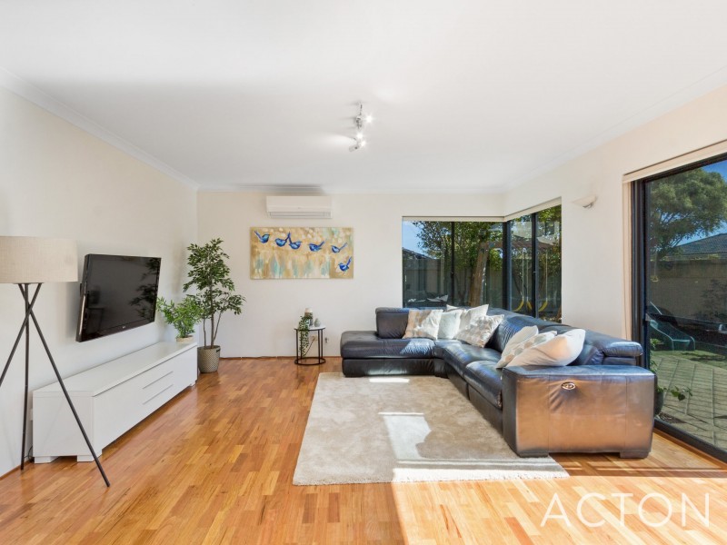 8 Greenberry Close, Mount Claremont WA 6010