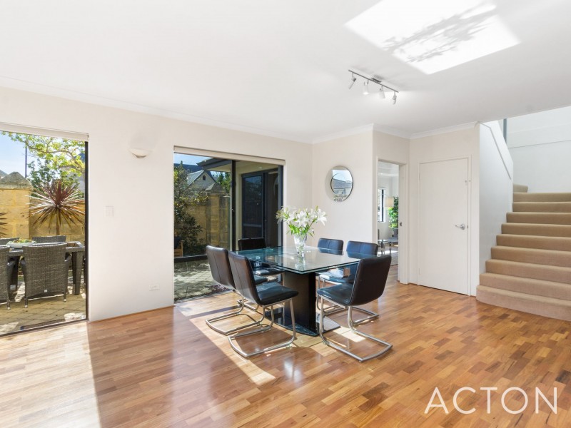 8 Greenberry Close, Mount Claremont WA 6010