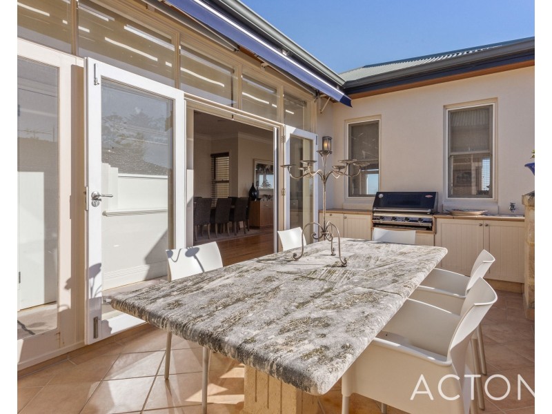 1/8 Avonmore Terrace, Cottesloe WA 6011