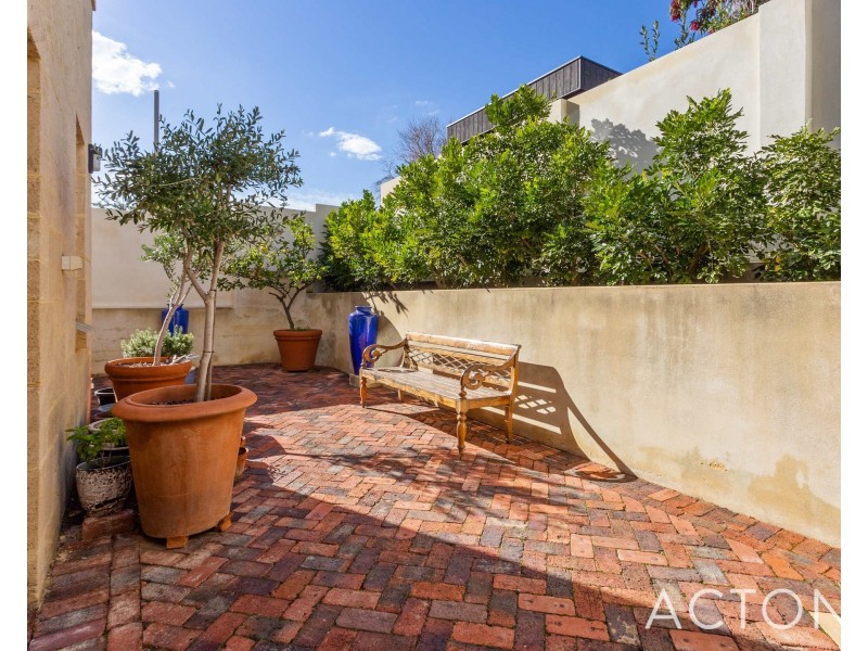 1/8 Avonmore Terrace, Cottesloe WA 6011
