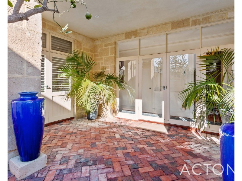 1/8 Avonmore Terrace, Cottesloe WA 6011