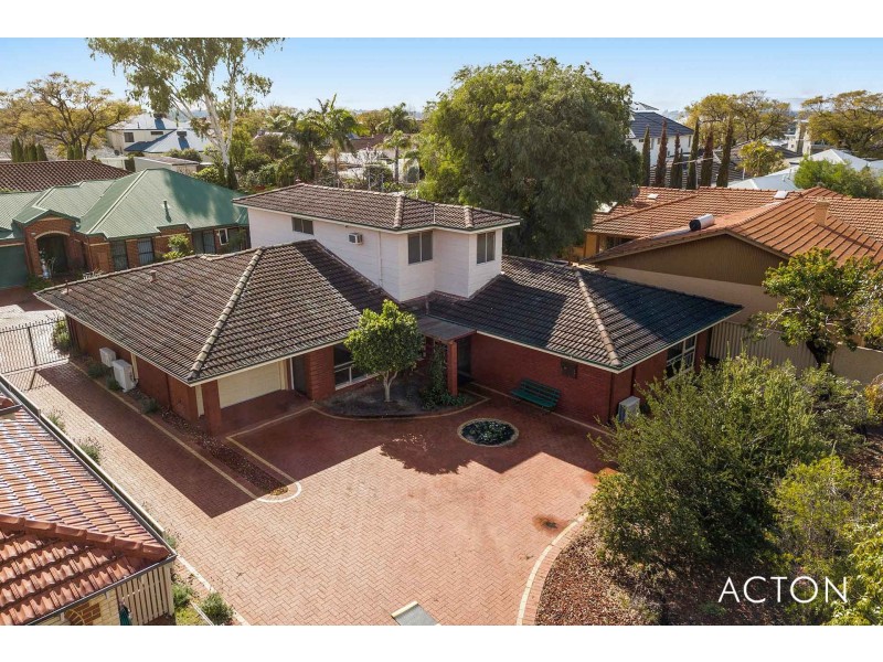 2/16 Unwin Crescent, Salter Point WA 6152