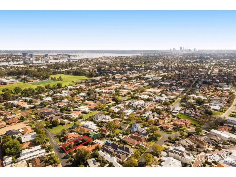 2/16 Unwin Crescent, Salter Point WA 6152