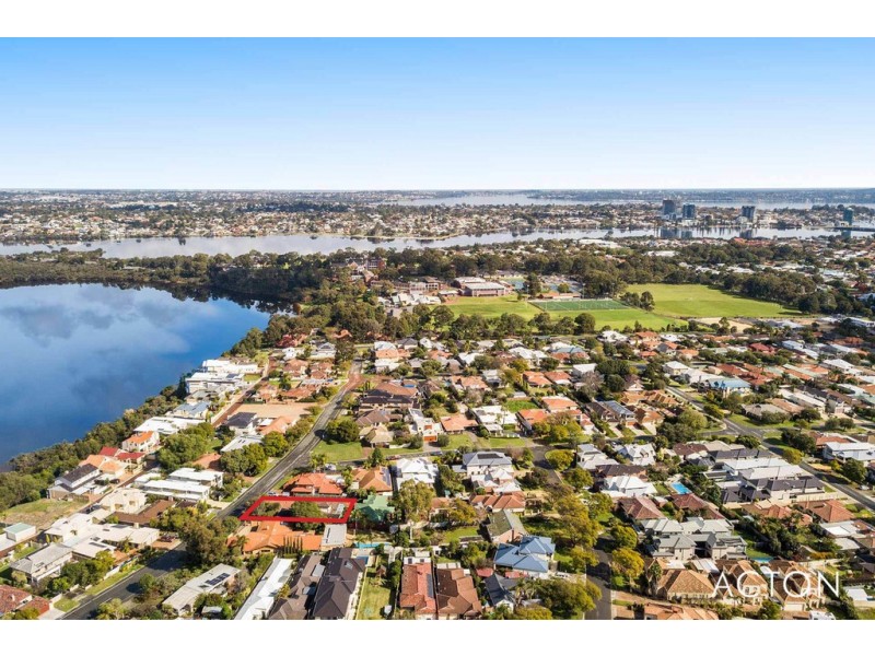 2/16 Unwin Crescent, Salter Point WA 6152