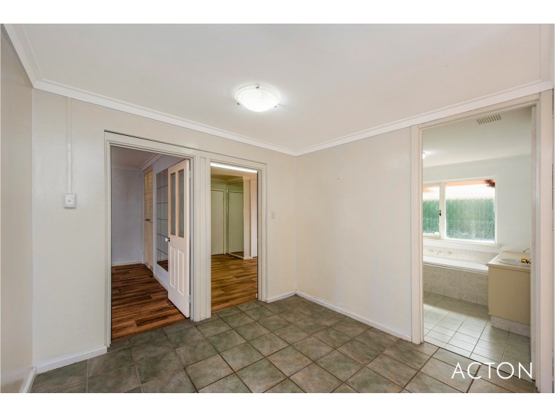 2/16 Unwin Crescent, Salter Point WA 6152