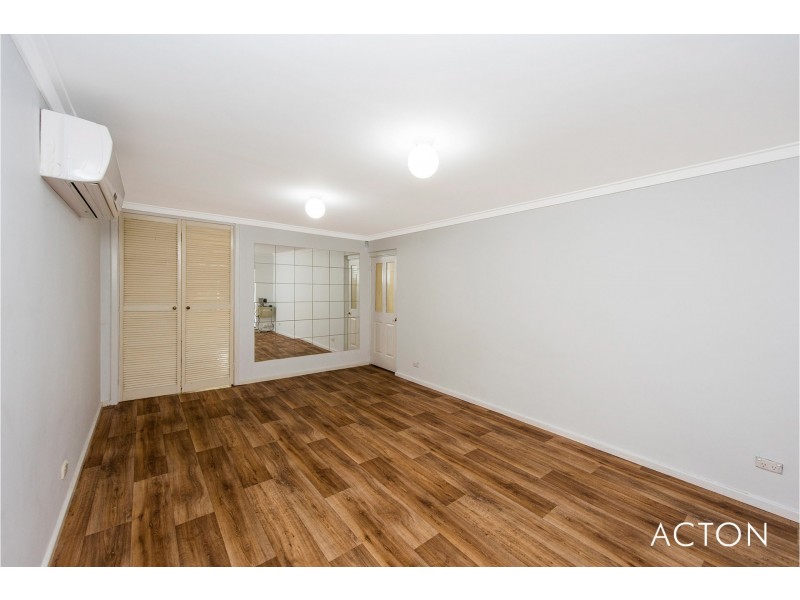 2/16 Unwin Crescent, Salter Point WA 6152