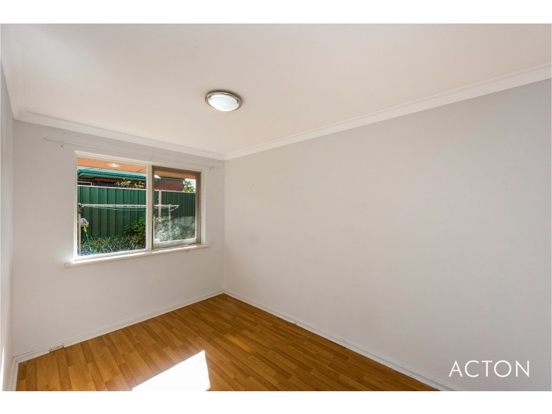 2/16 Unwin Crescent, Salter Point WA 6152