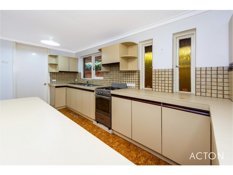 2/16 Unwin Crescent, Salter Point WA 6152