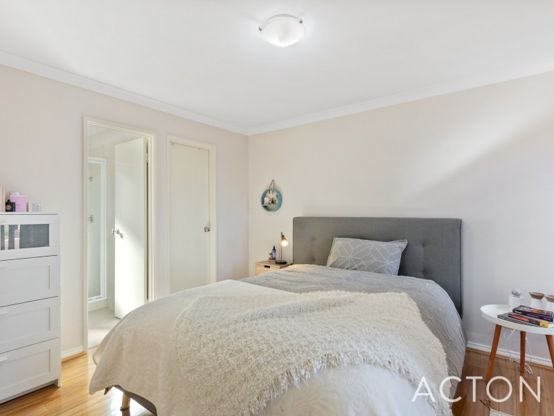 4/28 Riverina Parade, Munster WA 6166