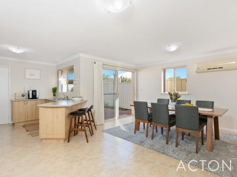 4/28 Riverina Parade, Munster WA 6166