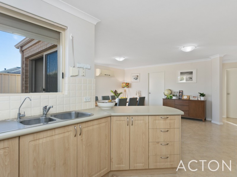 4/28 Riverina Parade, Munster WA 6166