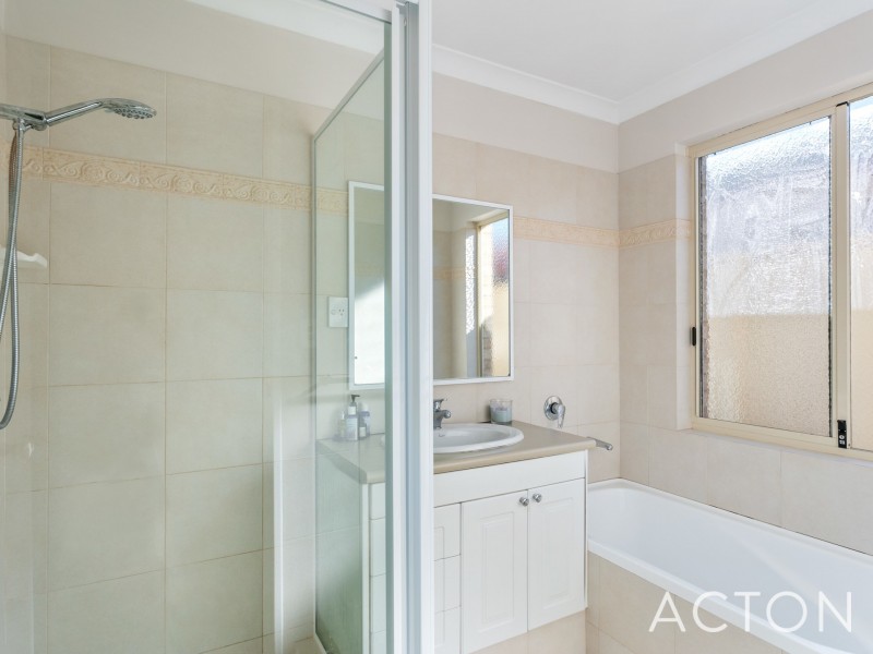 4/28 Riverina Parade, Munster WA 6166