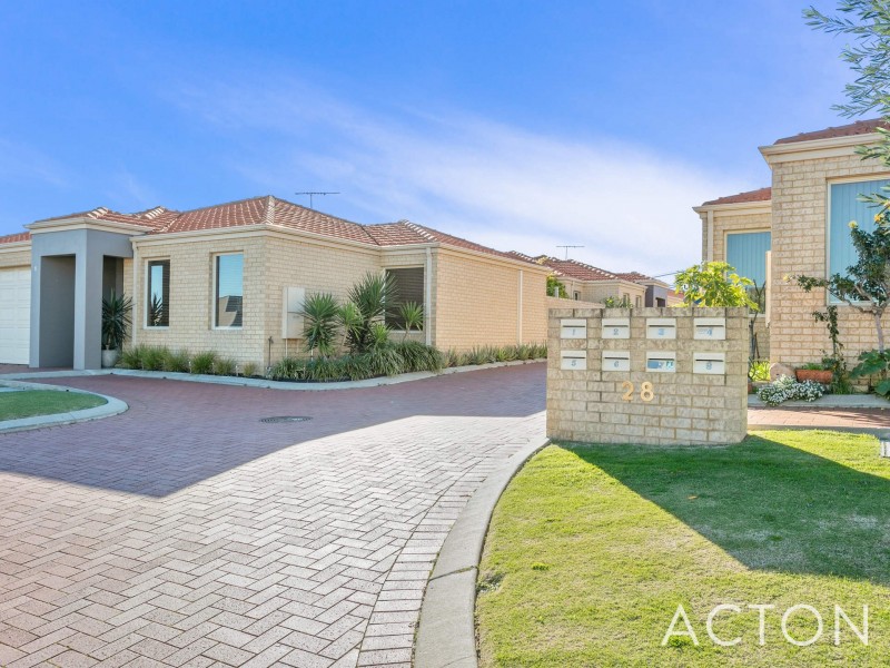 4/28 Riverina Parade, Munster WA 6166