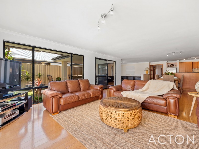 6 Veneto Way, Stirling WA 6021