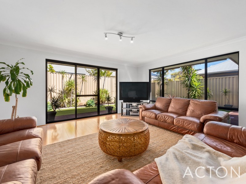 6 Veneto Way, Stirling WA 6021