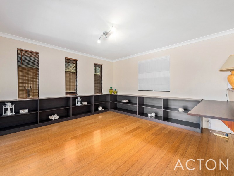 6 Veneto Way, Stirling WA 6021