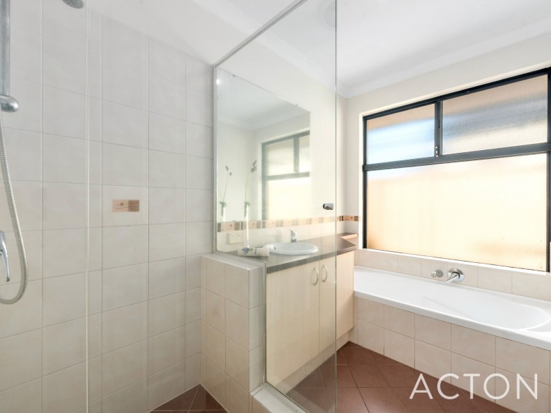 6 Veneto Way, Stirling WA 6021