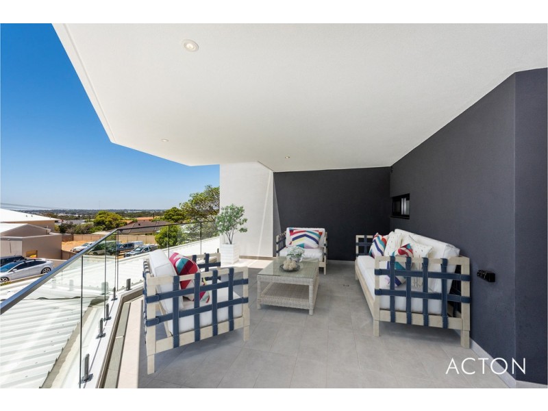 1/1 Smith Street, Karrinyup WA 6018