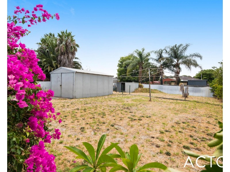15 Toledo Close, Cannington WA 6107