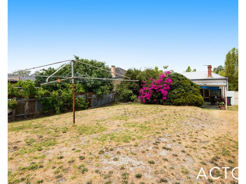 15 Toledo Close, Cannington WA 6107