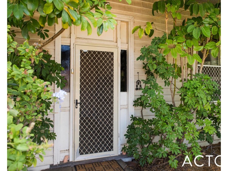 15 Toledo Close, Cannington WA 6107