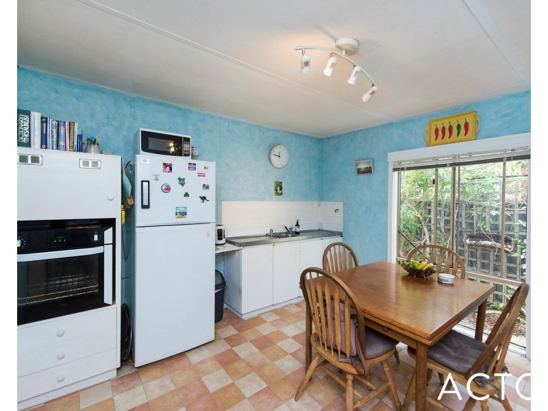 15 Toledo Close, Cannington WA 6107