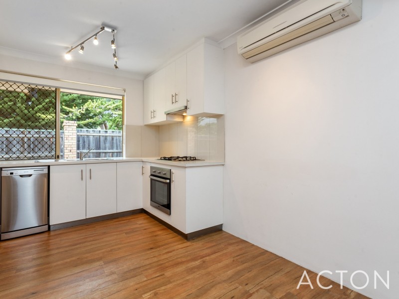 1/15 Moore Gardens, Kardinya WA 6163