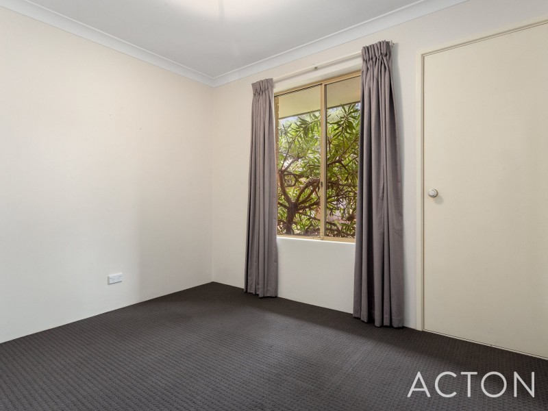1/15 Moore Gardens, Kardinya WA 6163