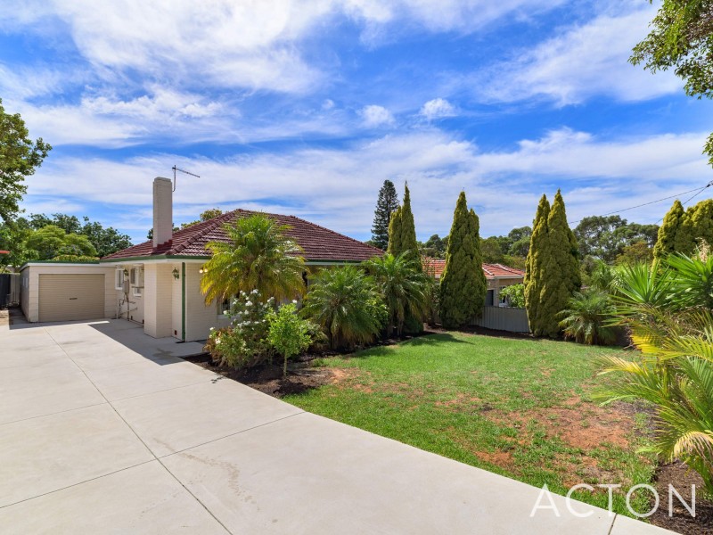 18 Holmes Place, Hilton WA 6163