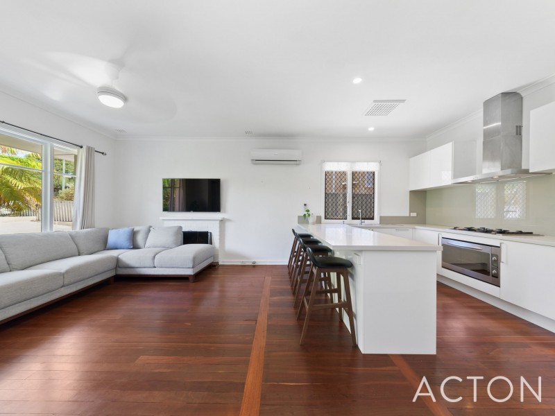 18 Holmes Place, Hilton WA 6163