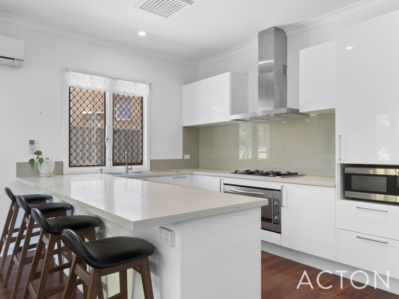 18 Holmes Place, Hilton WA 6163