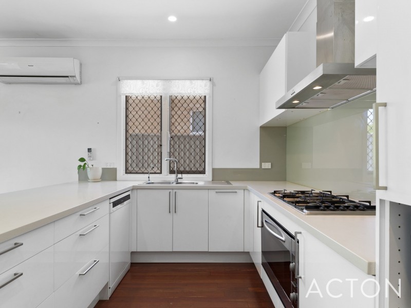 18 Holmes Place, Hilton WA 6163