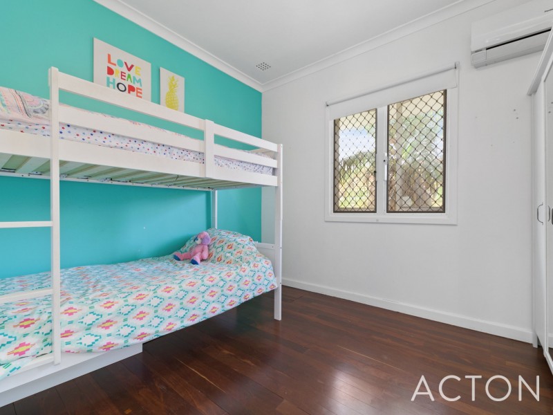 18 Holmes Place, Hilton WA 6163