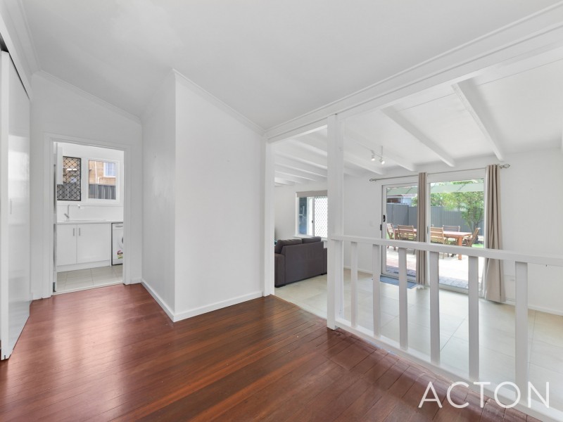 18 Holmes Place, Hilton WA 6163