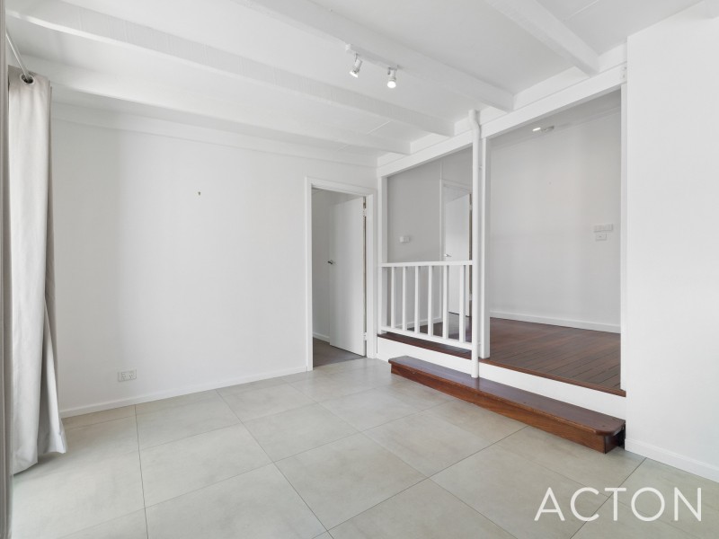 18 Holmes Place, Hilton WA 6163